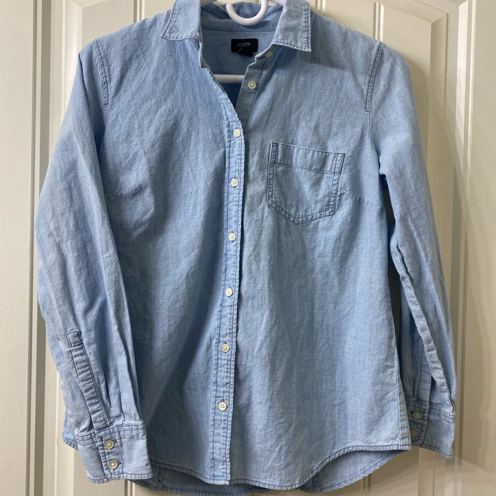 J.Crew Women's Light Blue Chambray Button-Up Long Sleeve Shirt PM Petites
